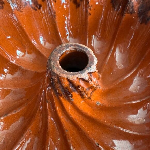 Vintage Primitive Bundt Mold Glazed Redware Pottery Cake Pan Swirl 9 x 3 - Picture 4 of 8